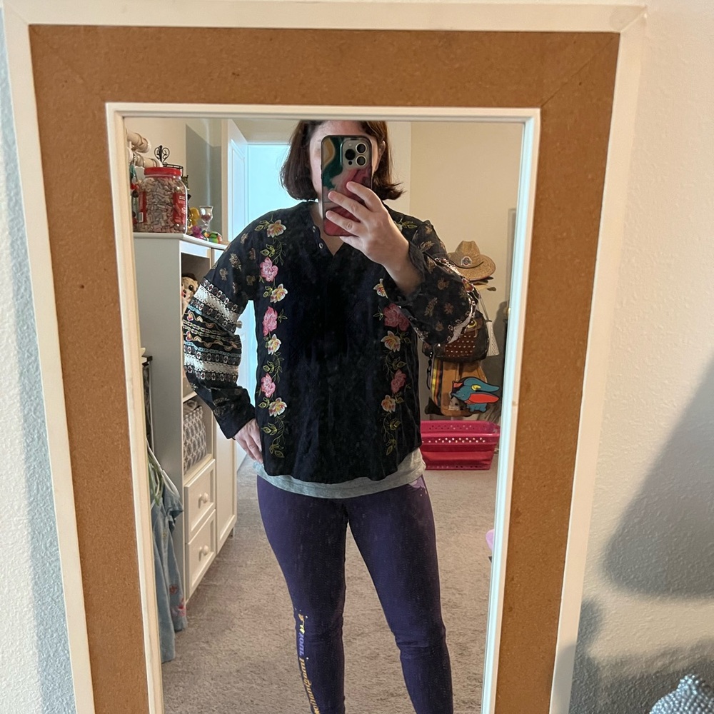 Akemi and Kin Anthropologie Embroidered Black Blouse - 6P - Picture 11 of 12